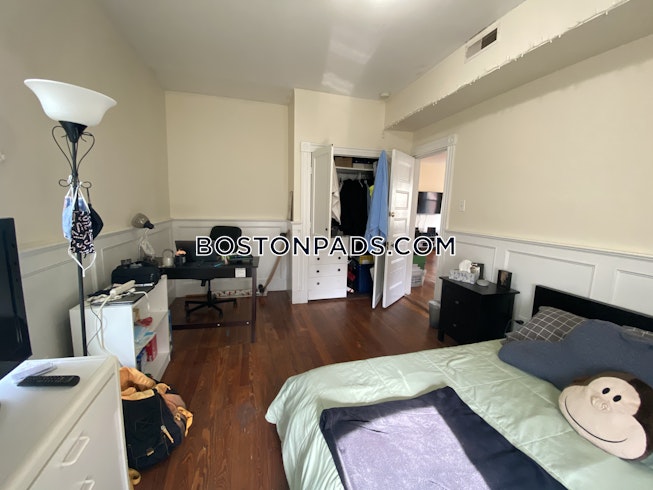 Boston - $4,500 /mo