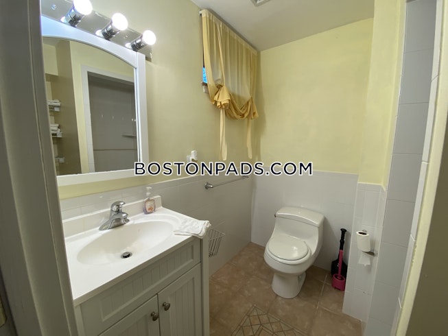 Boston - $4,800 /mo