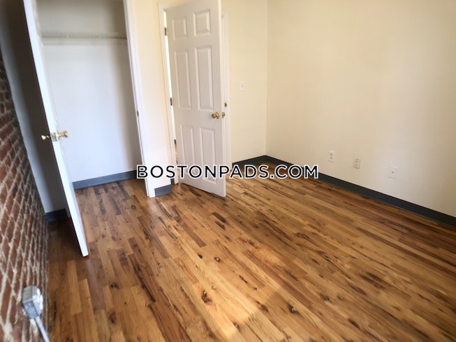 Boston - $3,300 /mo