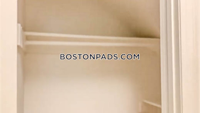 Boston - $2,100 /mo