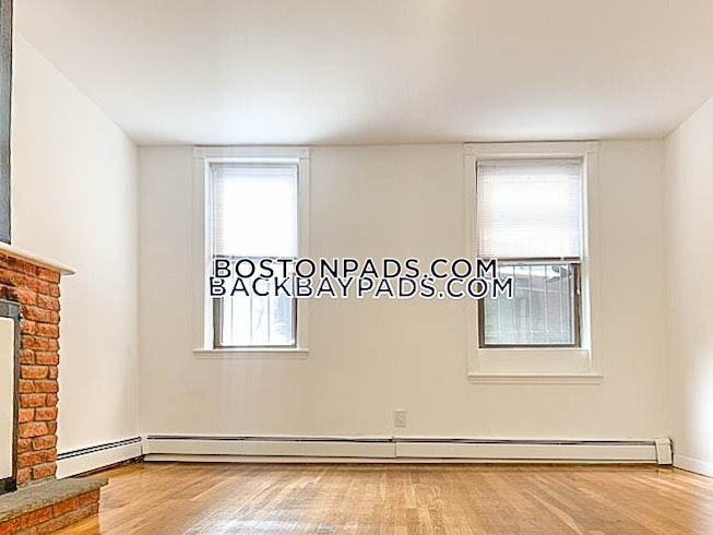 Boston - $2,100 /mo