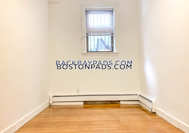 Boston - $2,100 /mo