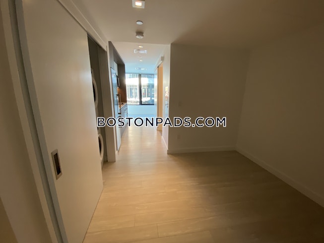 Boston - $3,170 /mo