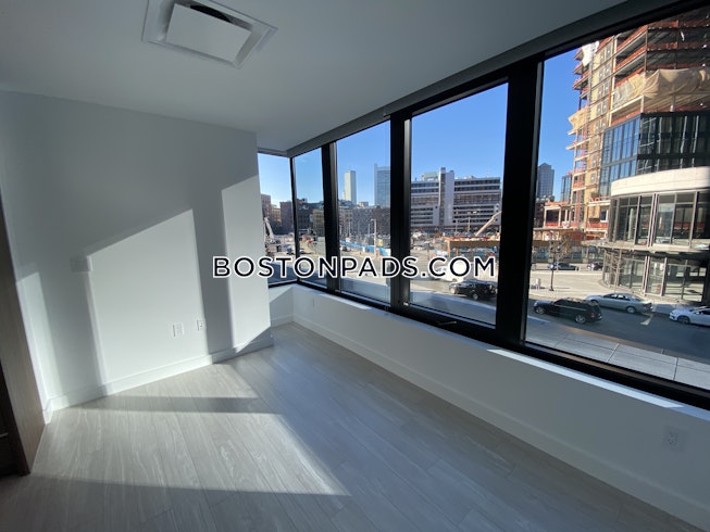 Boston - $3,170 /mo