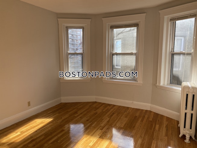 Roxbury Crossing - $2,300 /mo