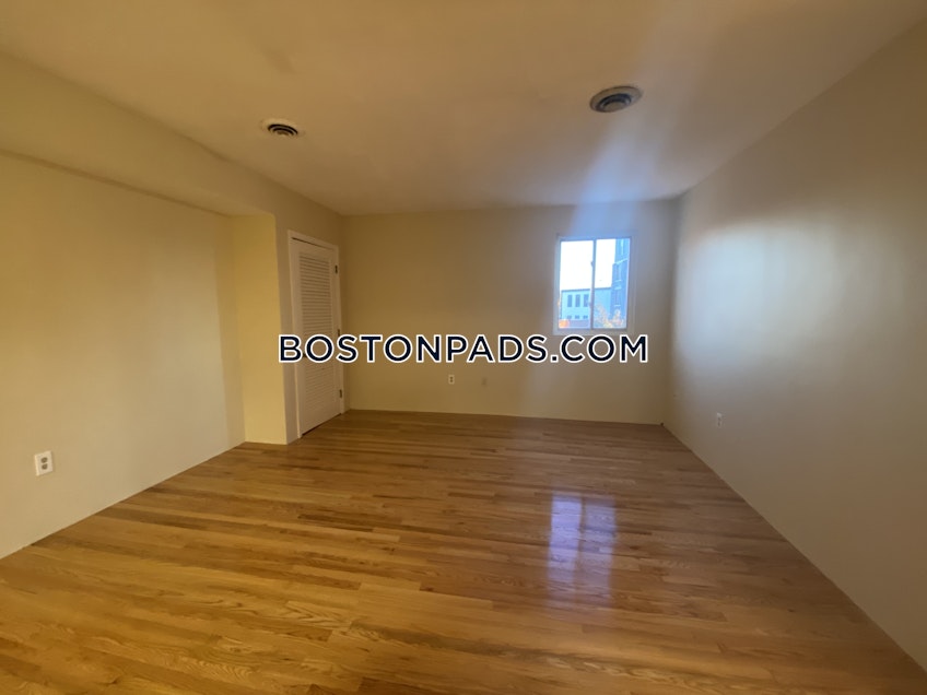 Boston - $2,950 /month