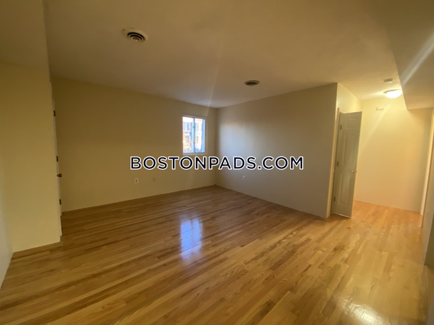 Boston - $2,950 /month