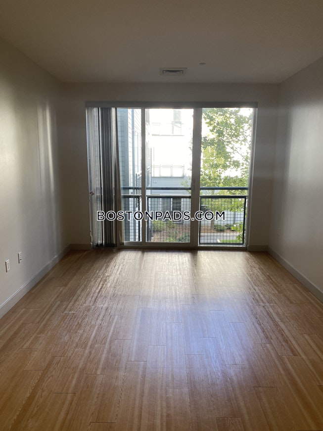 Boston - $2,895 /mo