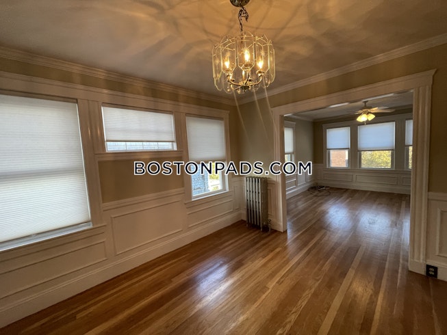 Boston - $2,600 /mo