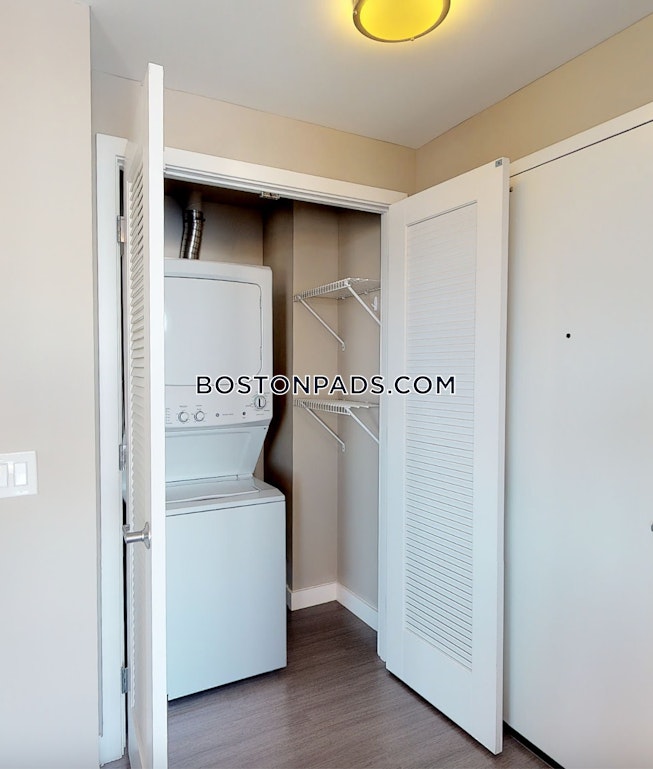 Boston - $4,880 /mo