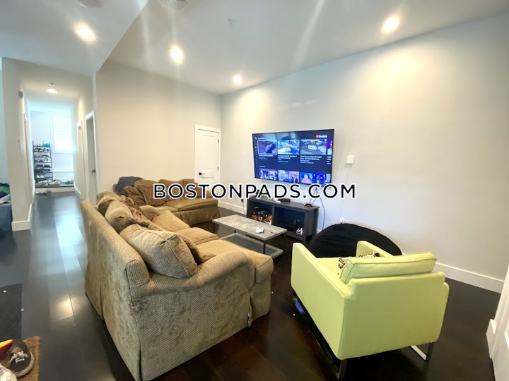 mission-hill-apartment-for-rent-7-bedrooms-45-baths-boston-8000-4545482 