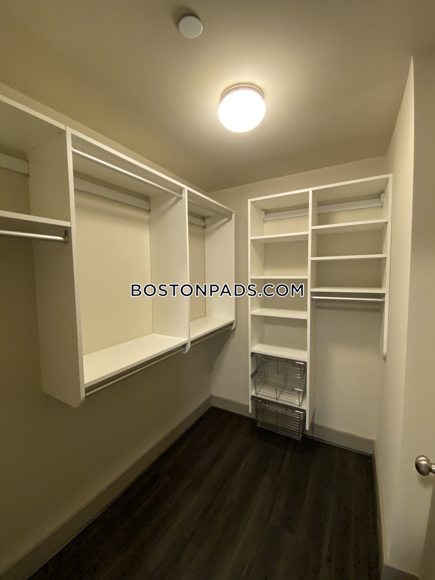 Boston - $3,212 /month