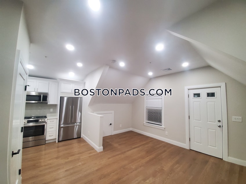 Boston - $3,895 /month