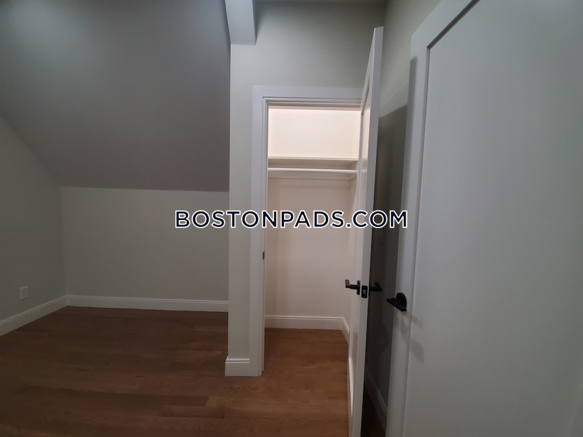 Boston - $3,895 /month