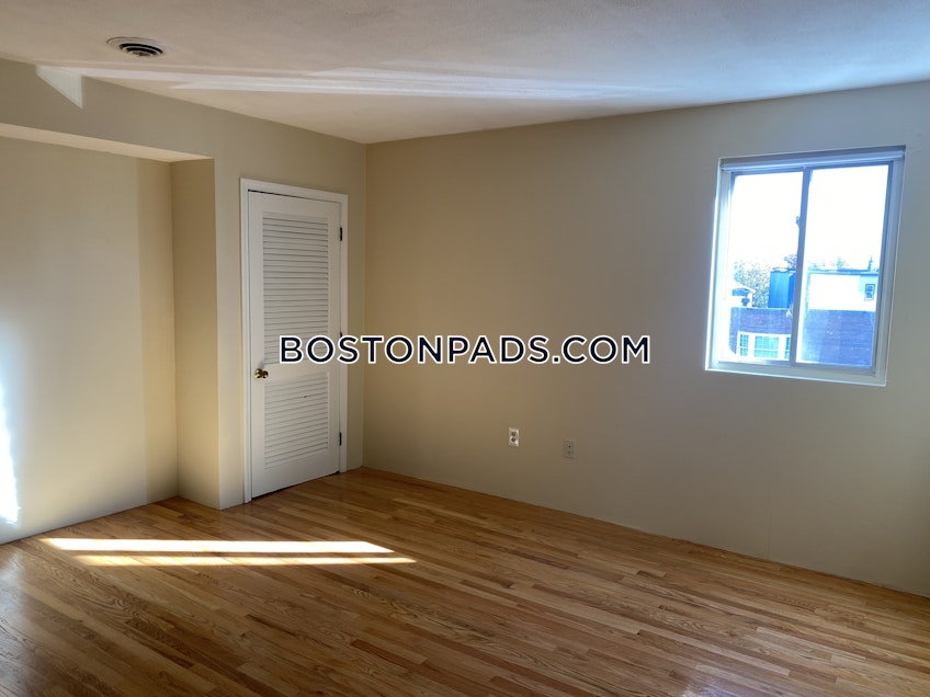 Boston - $2,950 /month