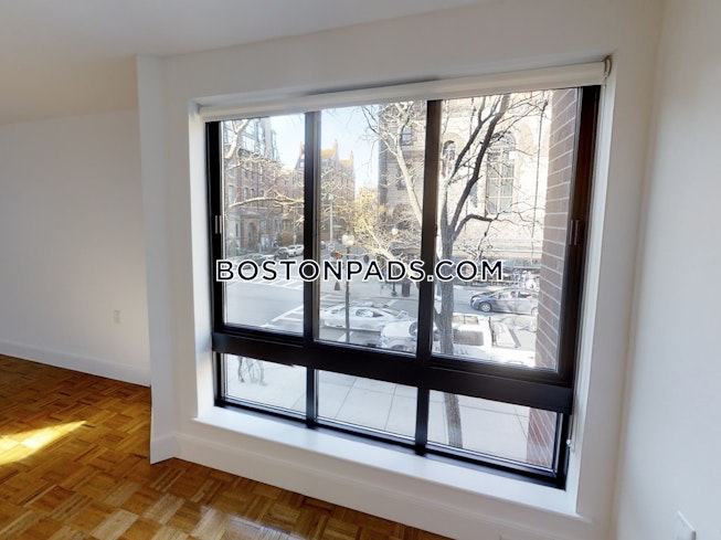 Boston - $4,890 /mo