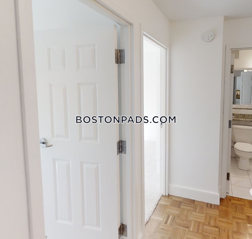 Boston - $4,890 /month