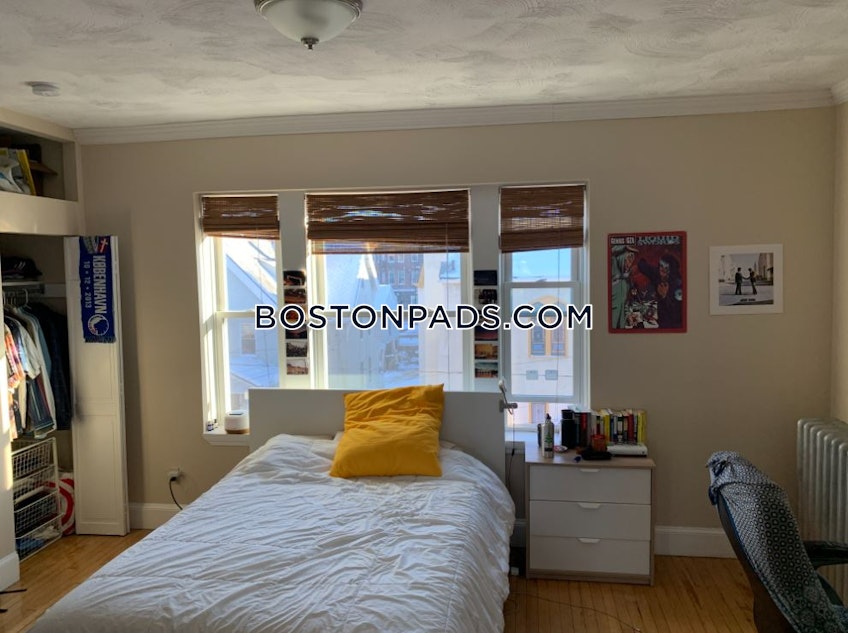 Boston - $3,900 /month