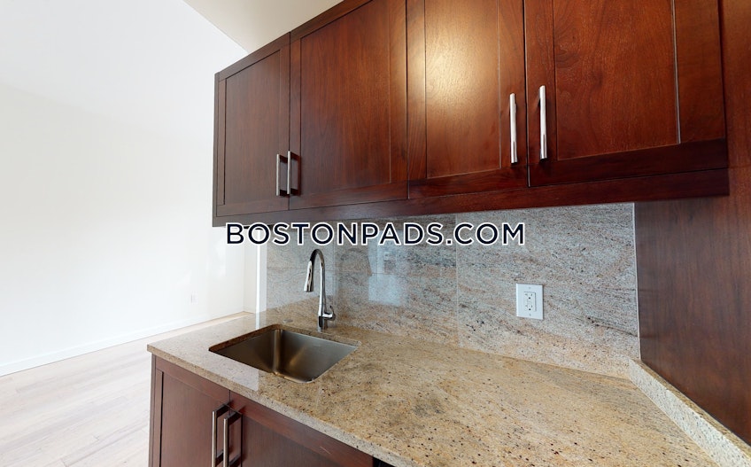 Boston - $3,525 /month