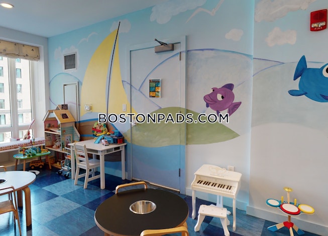 Boston - $3,525 /mo