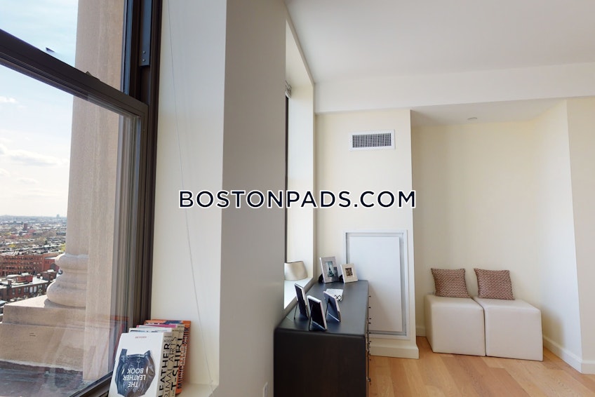 Boston - $7,695 /month