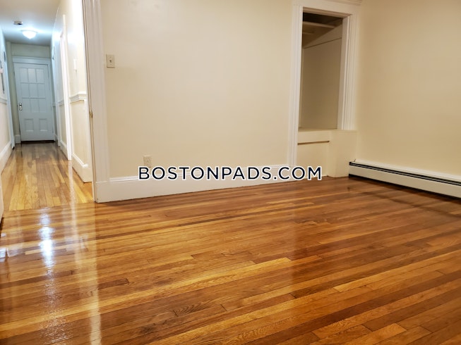 Boston - $3,300 /mo