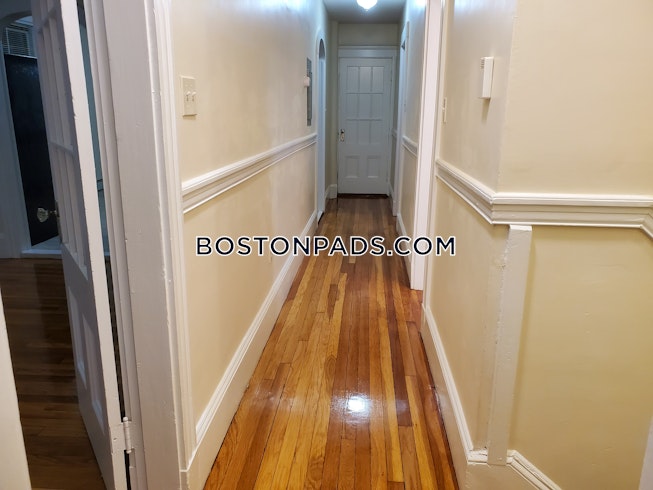 Boston - $3,300 /mo