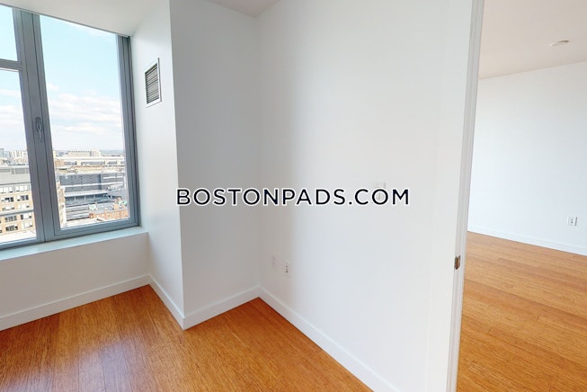 Boston - $3,427 /mo