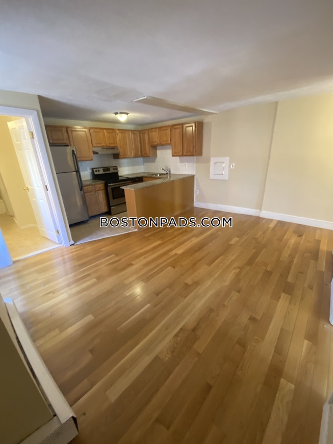 Boston - $3,200 /mo