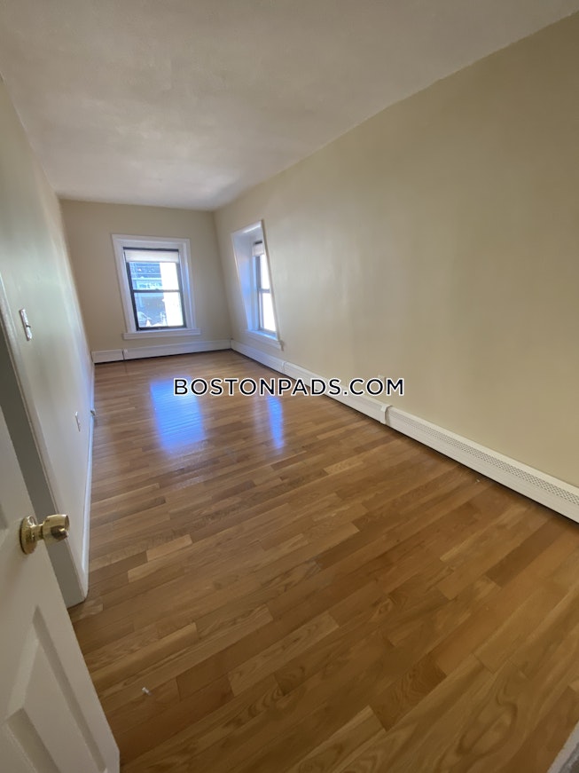 Boston - $3,200 /mo