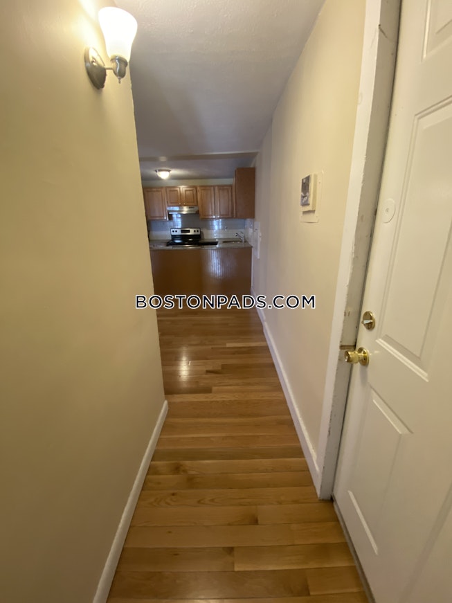 Boston - $3,200 /mo