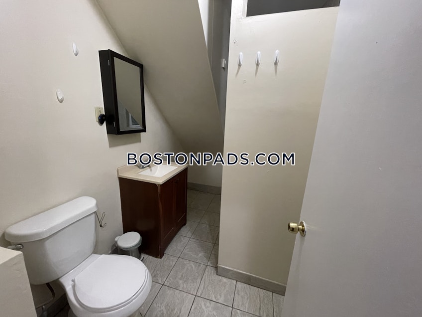 Boston - $2,600 /month