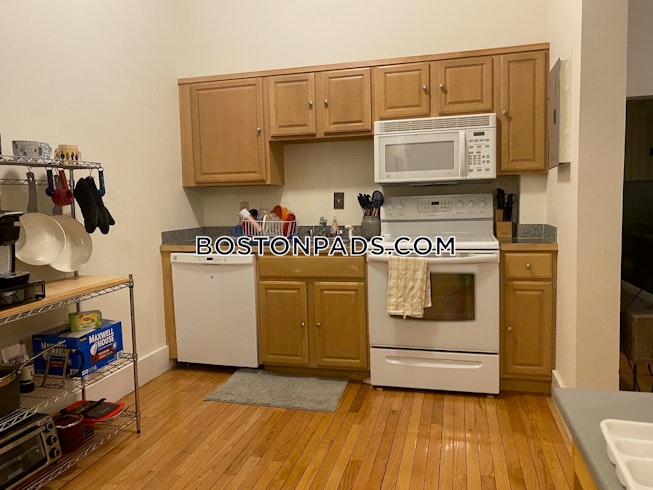 Boston - $3,802 /mo