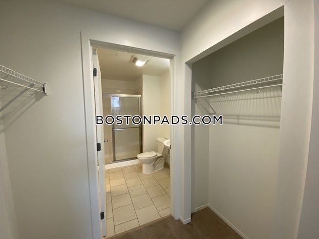 Boston - $2,866 /mo