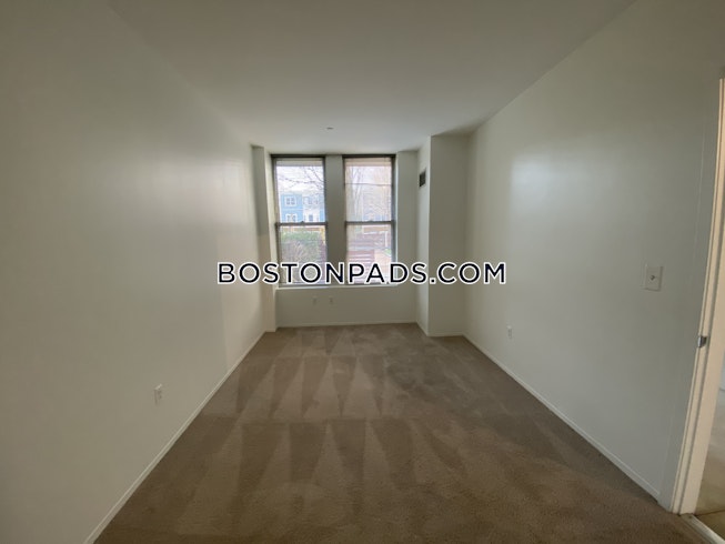 Boston - $2,952 /mo