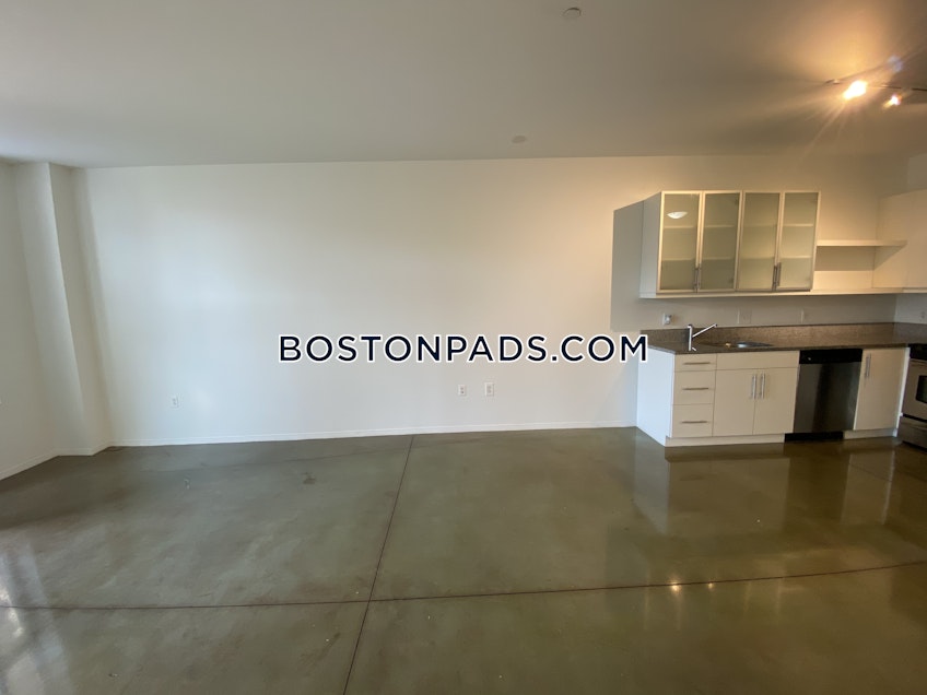 Boston - $2,866 /month