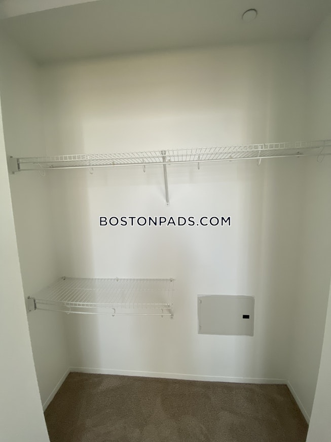 Boston - $4,816 /mo