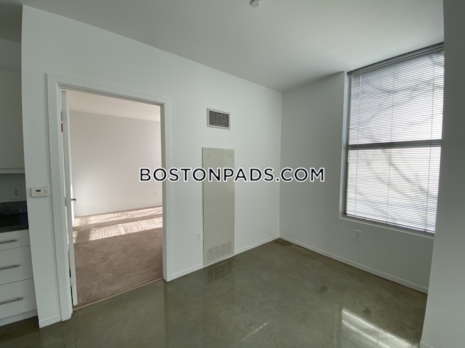 Boston - $4,816 /mo