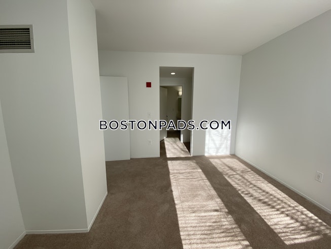 Boston - $3,777 /mo