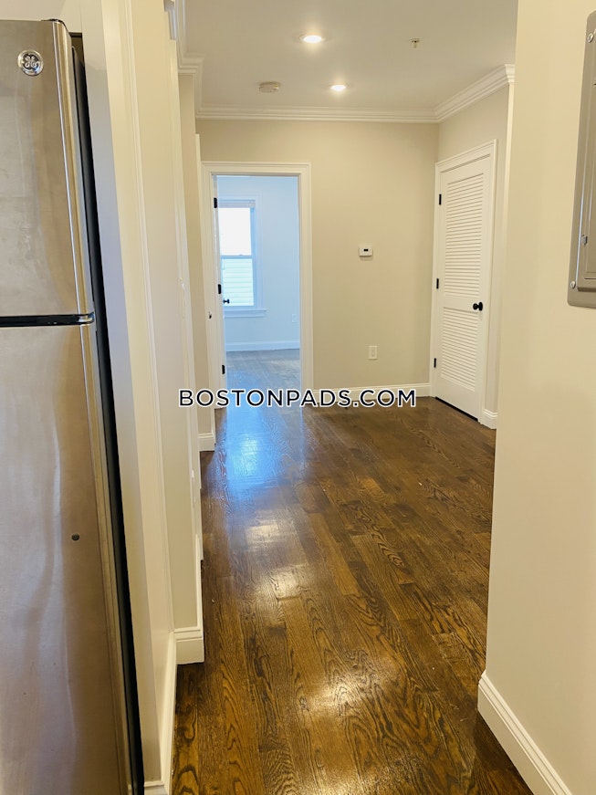 Boston - $3,125 /mo