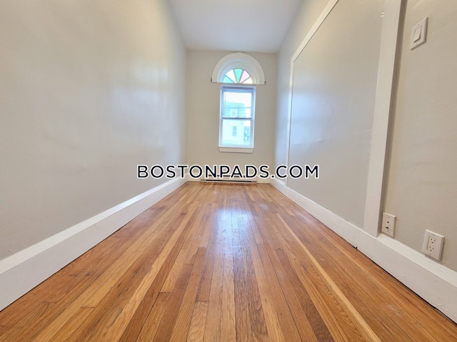 Chelsea - $3,000 /mo