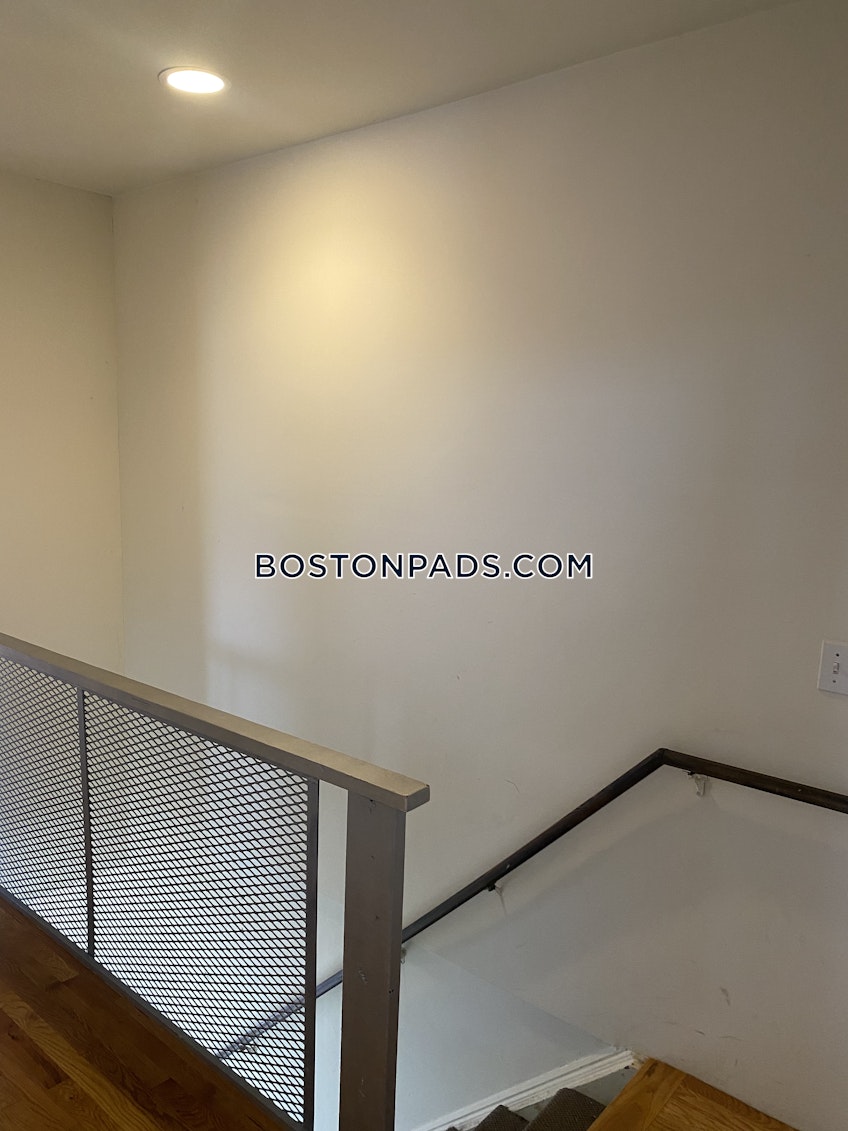 Boston - $2,900 /month