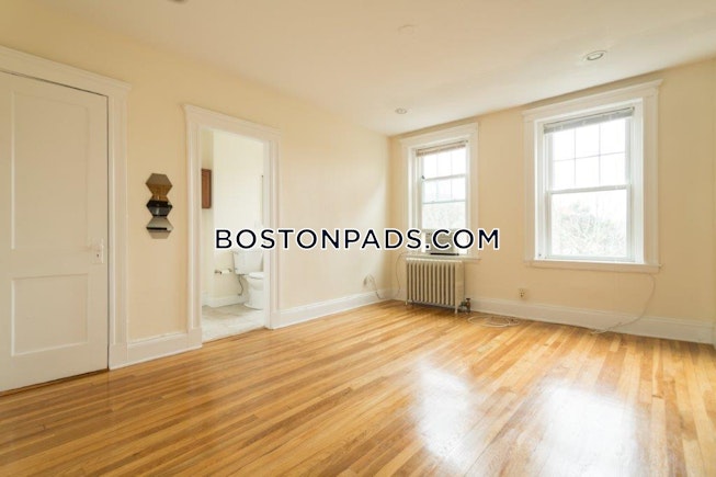 Boston - $2,025 /mo