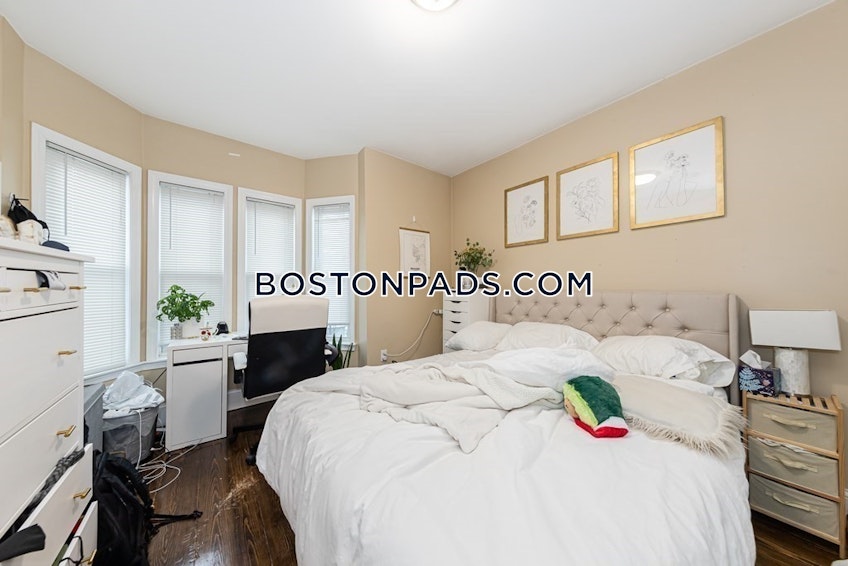 Boston - $4,950 /month