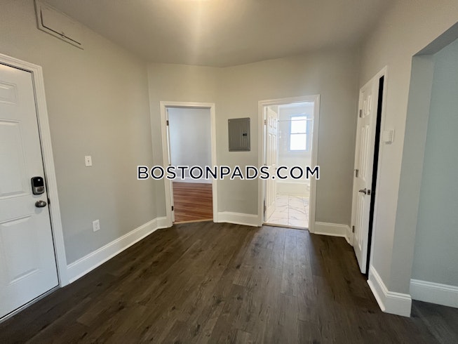 Boston - $2,870 /mo