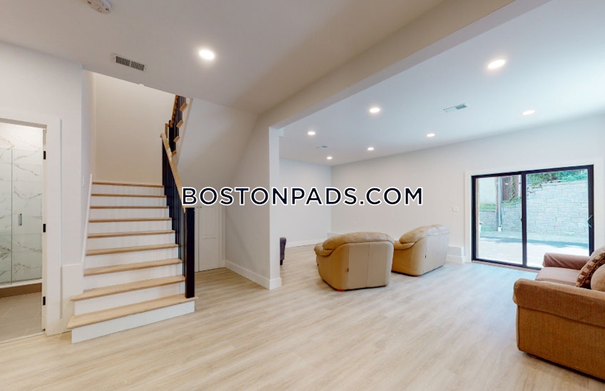 Boston - $13,600 /month