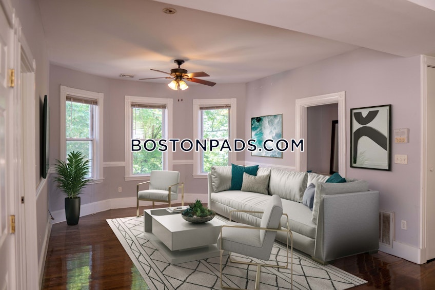 Boston - $9,900 /month