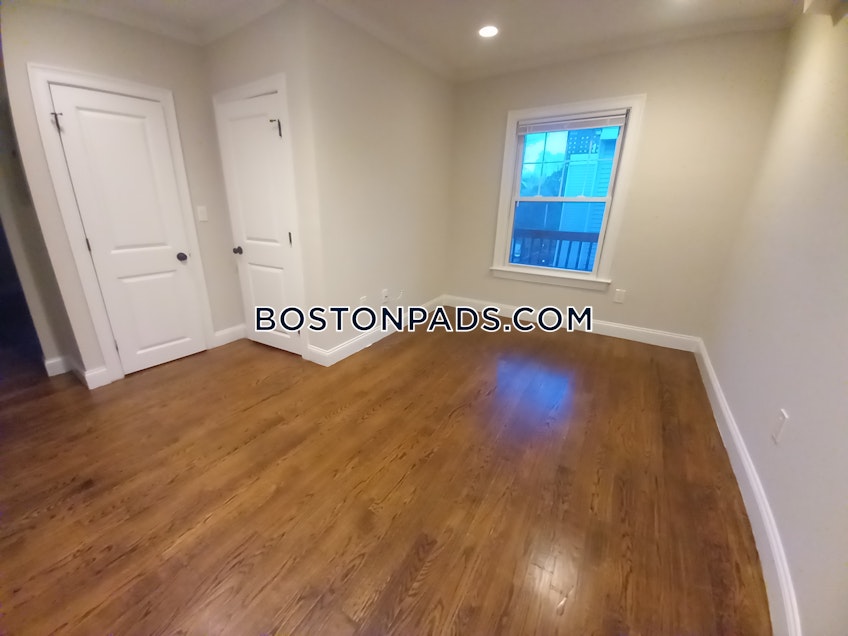 Boston - $2,895 /month