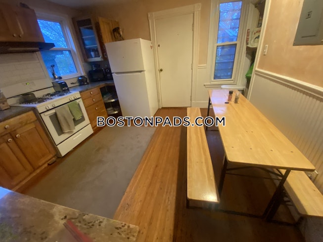 Boston - $4,600 /mo