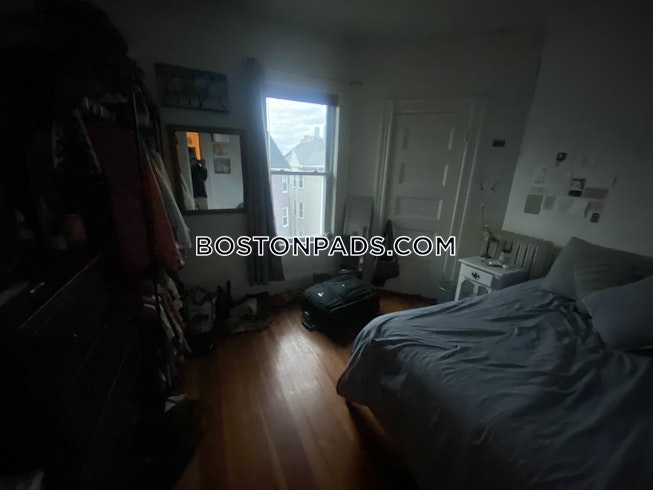 Boston - $4,600 /mo